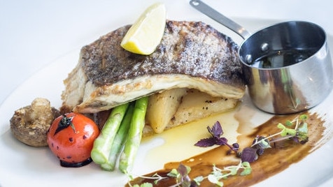 George's Paragon is a longstanding seafood restaurant on the Gold Coast.