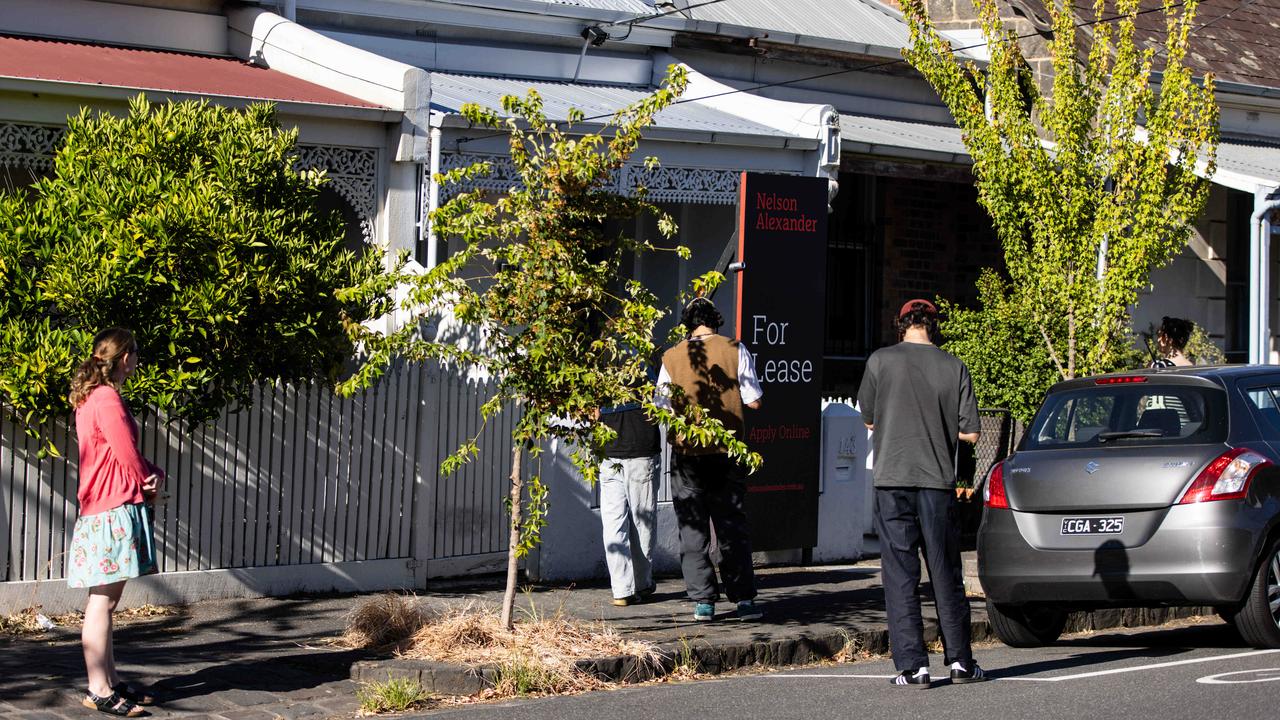 A queue to inspect a rental property in Collingwood. Picture: Diego Fedele/NCA NewsWire