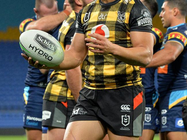 The Warriors’ Bush shirt inspired jersey received a mixed reaction. Photo: Bradley Kanaris/Getty Images