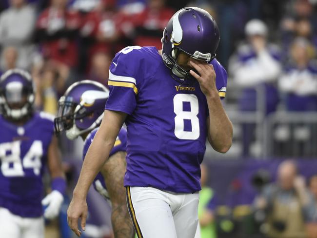 MINNEAPOLIS, MN - NOVEMBER 20: Sam Bradford #8 of the Minnesota Vikings on the field in the second half of the game against the Arizona Cardinals on November 20, 2016 at US Bank Stadium in Minneapolis, Minnesota. Hannah Foslien/Getty Images/AFP == FOR NEWSPAPERS, INTERNET, TELCOS & TELEVISION USE ONLY ==