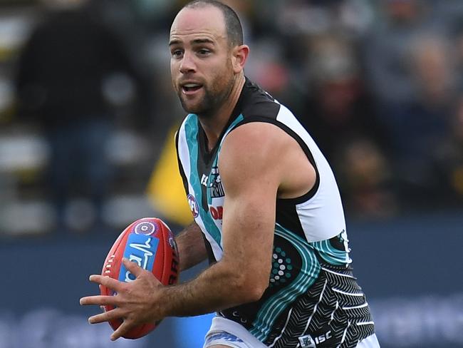 Matthew Broadbent of the Power is seen in action during the Round 10 AFL match between the the Hawthorn Hawks and Port Adelaide Power at the University of Tasmania Stadium in Launceston, Saturday, May 25, 2019. (AAP Image/Julian Smith) NO ARCHIVING, EDITORIAL USE ONLY