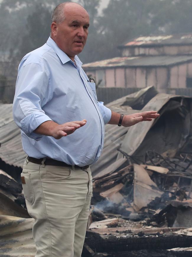 Emergency Services Minister David Elliott visits the small town of Wingella just outside of Bundanoon on Sunday. Picture: David Swift