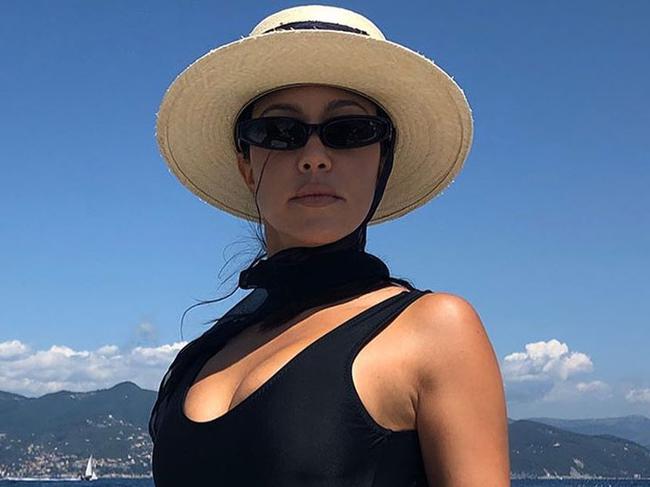 Kourntey Kardashian is breaking all the usual rules, sharing a photo of herself unedied and revealing her 