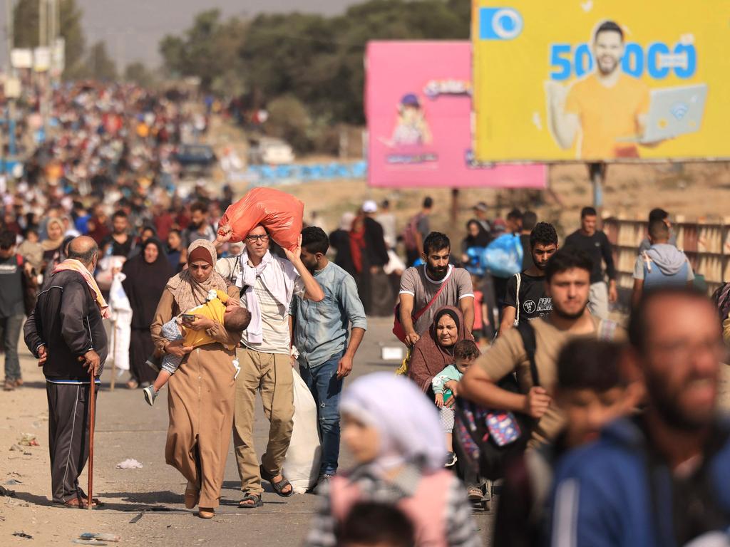 80,000 flee northern Gaza in one day