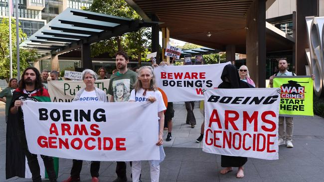 Supporters of Margie Pistorius and Dave Sprigg outside the Brisbane Magistrates Court on Tuesday. Picture: NewsWire/Tertius Pickard