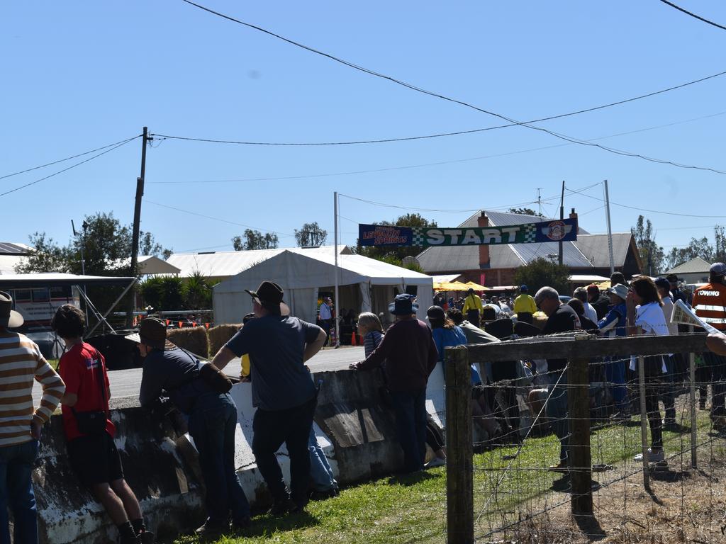 Spectators line Warwick Street (Photo: Michael Hudson / Warwick Daily News)