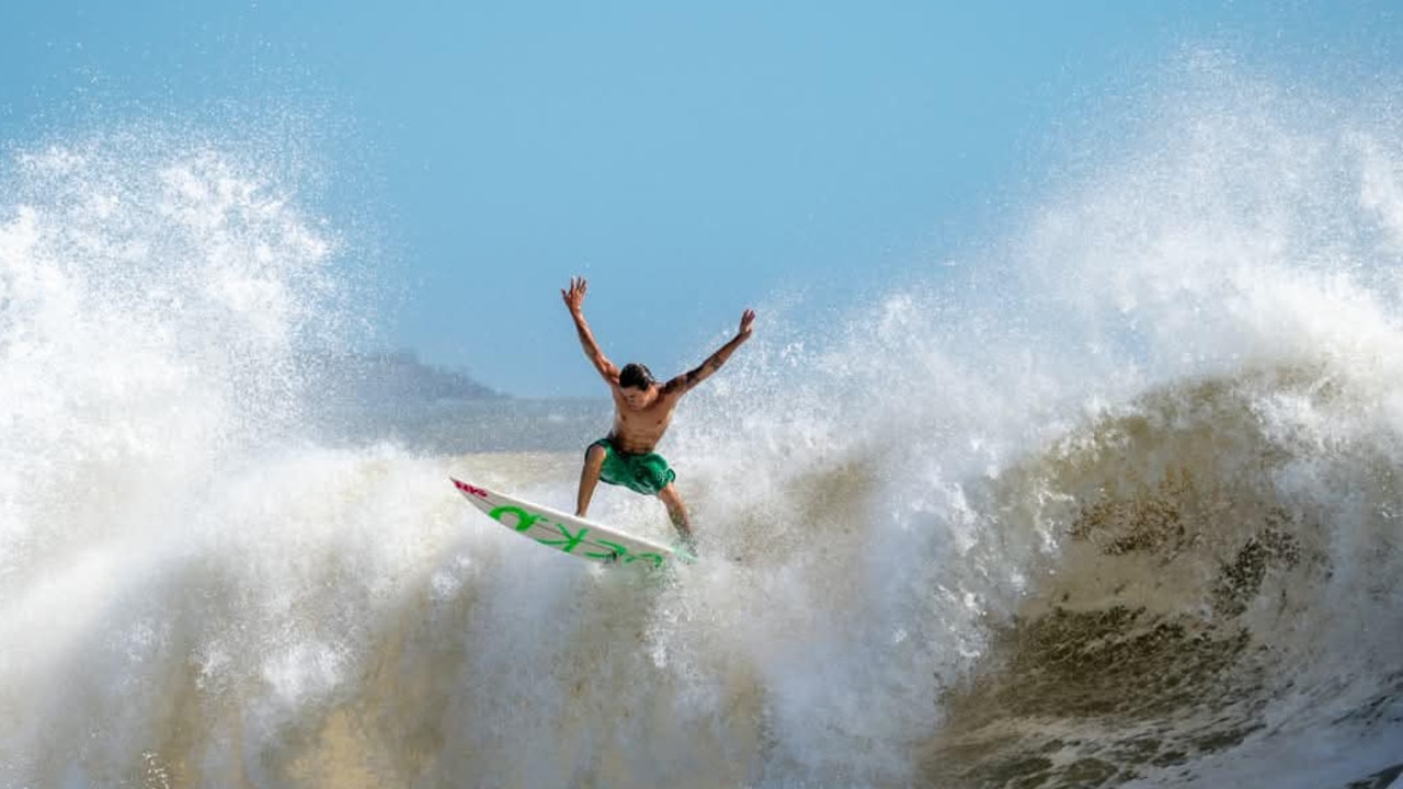 Surf from the cyclone swell at Agnes Waters. Picture: Facebook/Surfs Up Eastern Suburbs