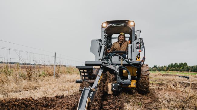 Brandt have introduced a robust range of John Deere Compact Construction Equipment (CCE).