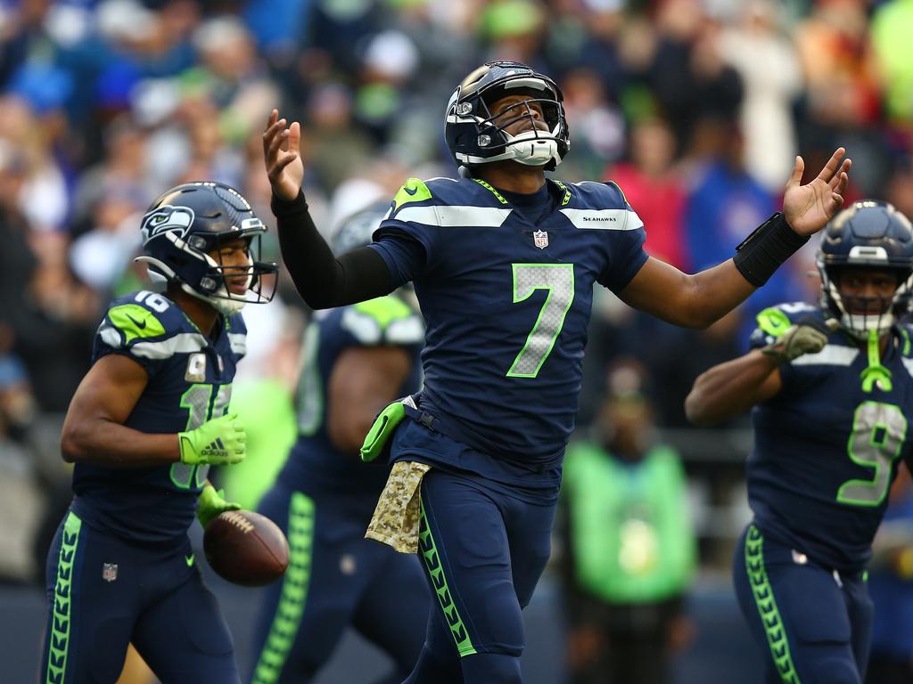 Geno Smith, Seahawks shock Denver in Russell Wilson's return with