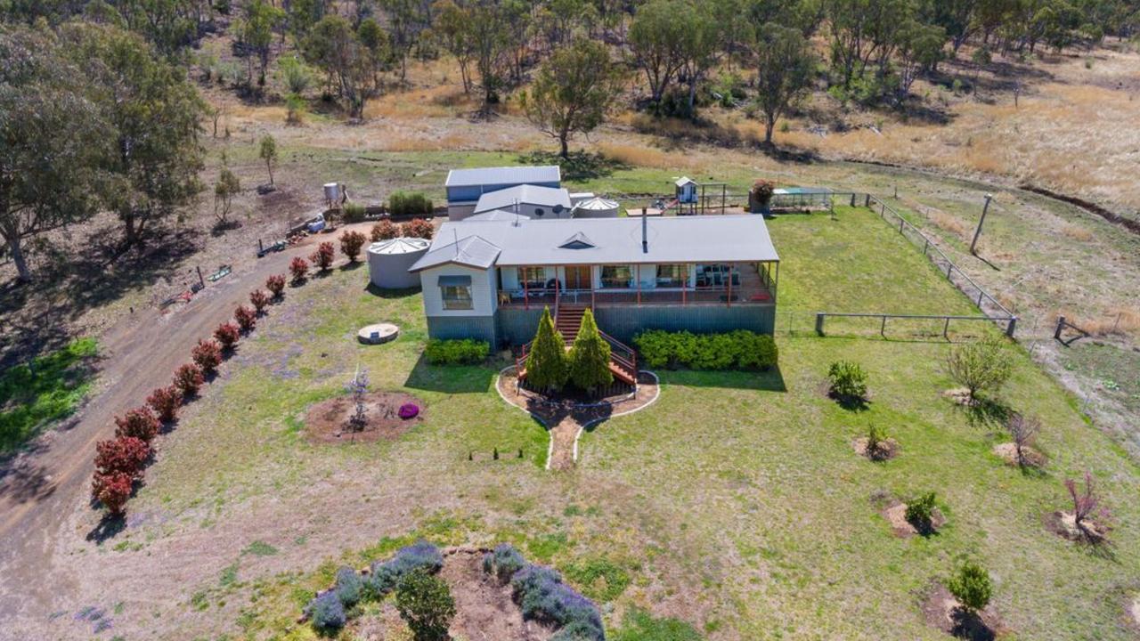 109 School Gully Rd, Goomburra.