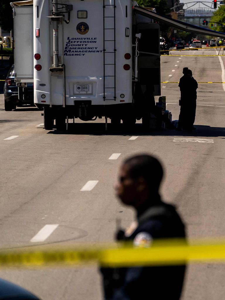 Police at the scene of the shooting at the Old National Bank in Louisville, Kentucky, on April 10. Picture: Michael Swensen / Getty Images / AFP