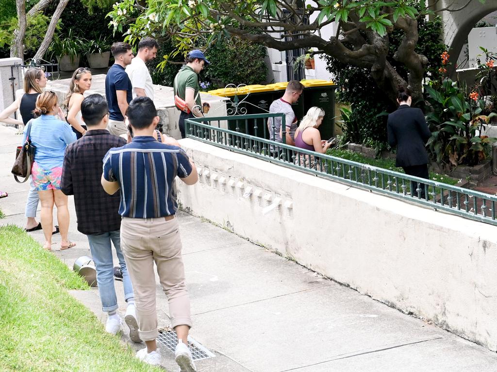 Long line ups continue across Sydney will low vacancy rates and fierce competition. Picture: Jeremy Piper