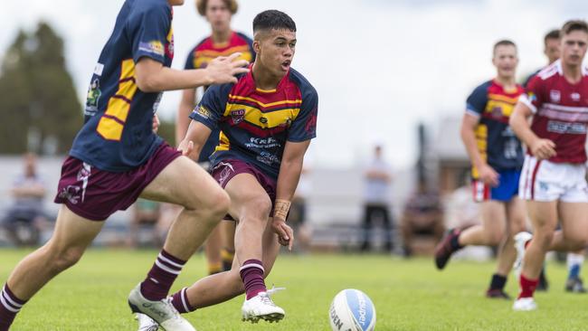 Lykhan King-Togia kicks for Western Mustangs. Picture: Kevin Farmer