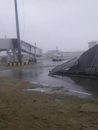 Sand was blown onto the tarmac. Picture: bondtehond/Twitter