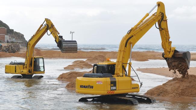 Sand being removed from Narrabeen Lagoon, east of the Ocean St bridge, late last year. Picture: Supplied