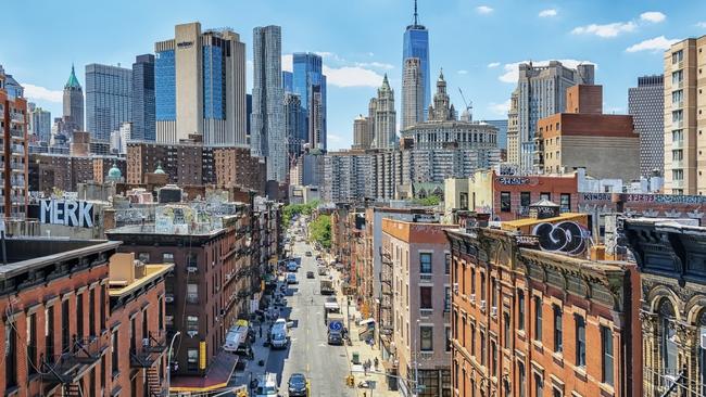 The streets of New York from the Manhattan bridge.