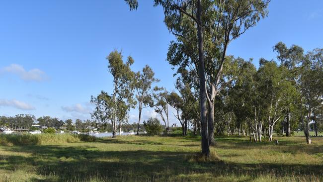 Open space at The Common, on the northside of the Fitzroy River.