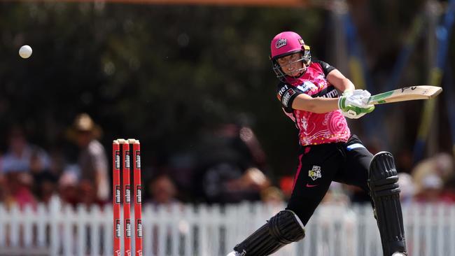 Alyssa Healy in action for the Sixers.