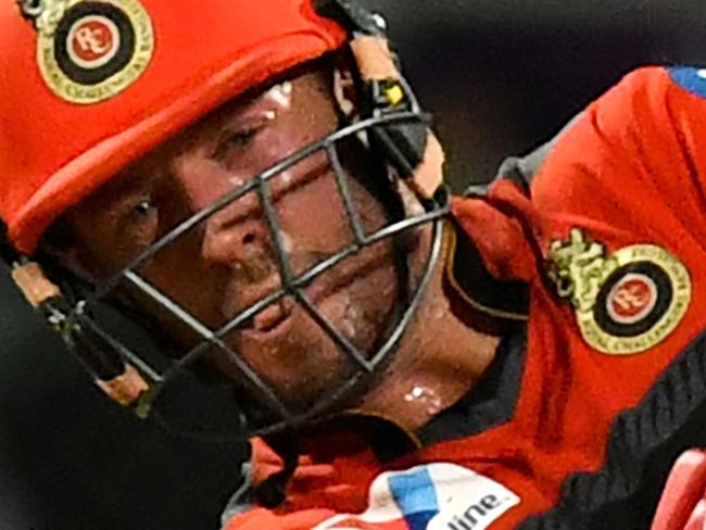 Royal Challengers Bangalore cricketer AB de Villiers plays a shot during the 2019 Indian Premier League (IPL) Twenty20 cricket match between Mumbai Indians and Royal Challengers Bangalore at the Wankhede Stadium in Mumbai on April 15, 2019. (Photo by Indranil MUKHERJEE / AFP) / ----IMAGE RESTRICTED TO EDITORIAL USE - STRICTLY NO COMMERCIAL USE----- / GETTYOUT