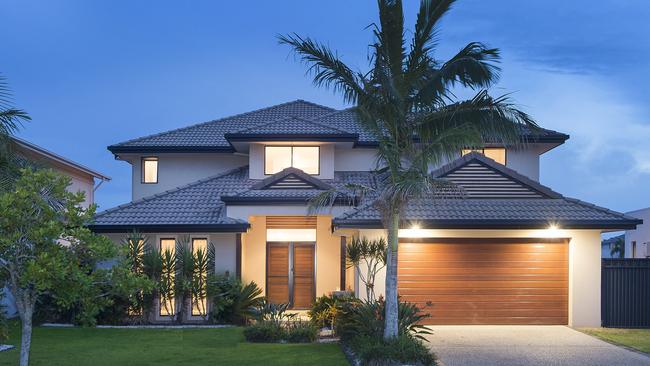 $1,295,000 20 Parkview Place, Helensvale