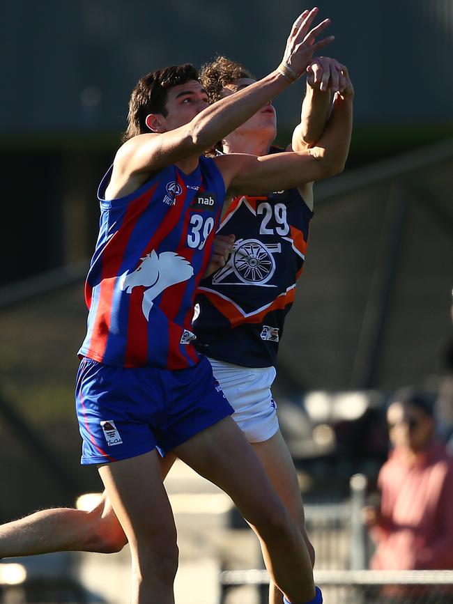 Campbell Edwardes competes against Reef McInnes.