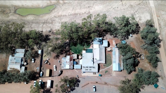 Behind the Tilpa Hotel is what remains of the Darling River