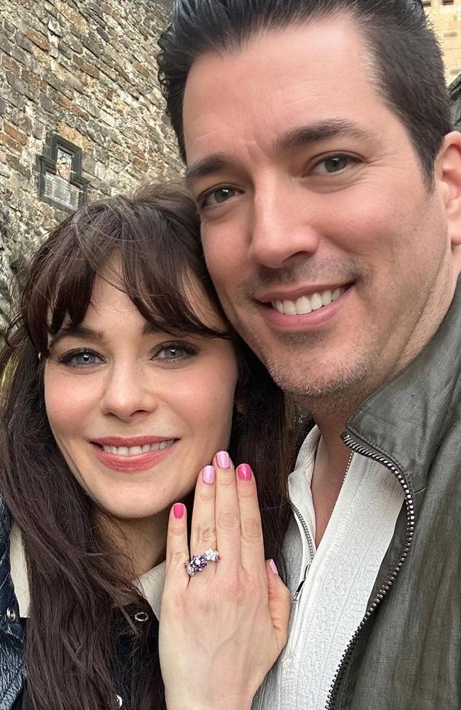 Zooey Deschanel has announced she is engaged to Jonathan Scott.