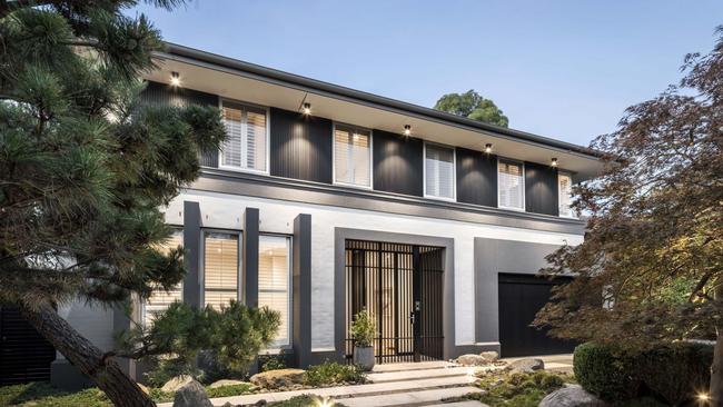 1 Glendene Ave, Kew in Melbourne fetched $5.43m.