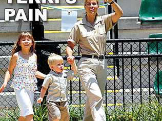 Bindi, Robert and Terri Irwin will spend some special time together in private as a family in the lead-up to the first anniversary of the death of Crocodile Hunter Steve Irwin.