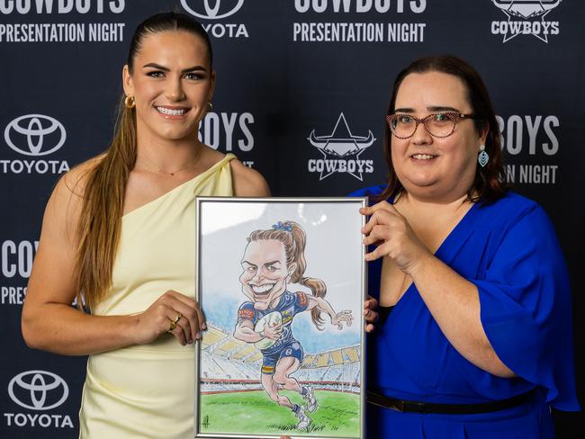 Jakiya Whitfield and Townsville Bulletin editor Cas Garvey. Cowboys 2024 Awards Presentation Night. Photo: Michael Chambers.