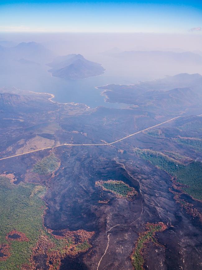 2019 Tasmanian bush fires. . Picture - LUKE TSCHARKE / PAR AVION
