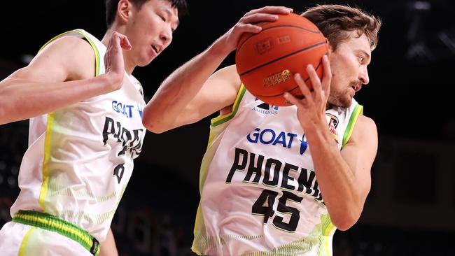 Ryan Broekhoff dined on glass on Monday night, ripping down 16 rebounds against the Hawks. Picture: Getty Images