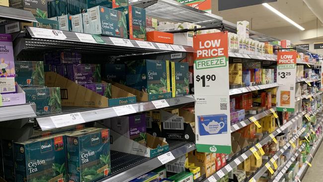 Only 18 and 17 per cent of respondents felt Coles and Woolworths respectively were doing all they could to keep prices down. Picture: NCA NewsWire/Tertius Pickard