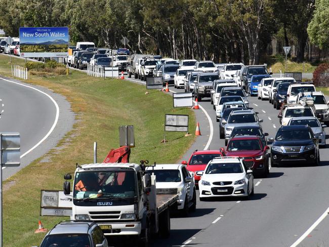 The border bubble between Queensland and NSW increased on Thursday. However, this has created long delays as police check cars. Picture: NCA NewsWire / Steve Holland