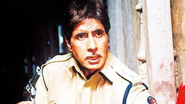  khakee 4 Amitabh Bachchan as Anant Srivastav in the film Khakee 