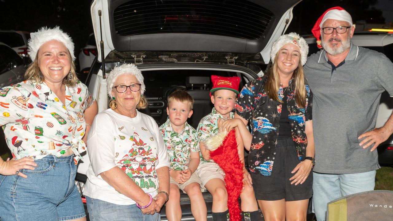 Monita Anthony, Jahn-Maree Anthony, Oska Wright, Arlo Wright, Larissa Brosnan and David Anthony at Habana Carols Under the Stars 2023. Saturday 23 December 2023 Picture:Michaela Harlow