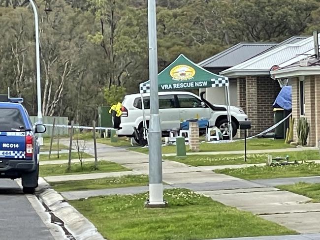 Police set up a crime scene at Bateup Drive, Hamlyn Terrace, where Jessie Tattersall, 33, was fatally stabbed. Picture: NewsLocal