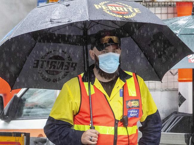 MELBOURNE, AUSTRALIA - NewsWire Photos JANUARY 3, 2020. The Covid testing site at Albert Park has been closed after reaching capacity on Sunday morning. Picture: NCA NewsWire / David Geraghty