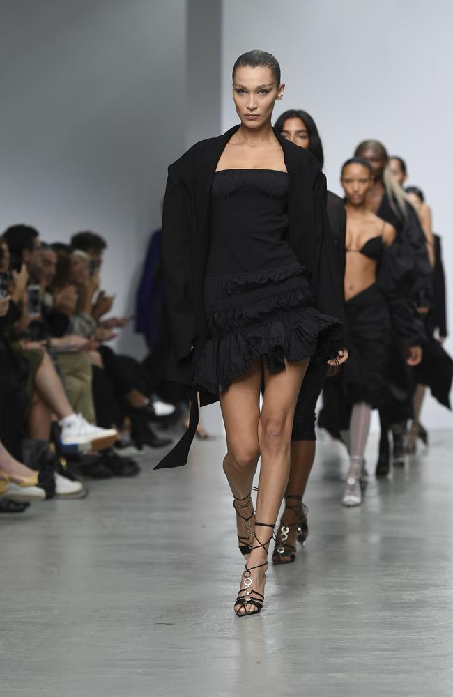Bella Hadid: Supermodel appears at Mugler show during Paris Fashion ...