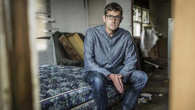 Louis Theroux in <i>Dark States: Heroin Town</i>. Picture: Freddie Clare/Image supplied.