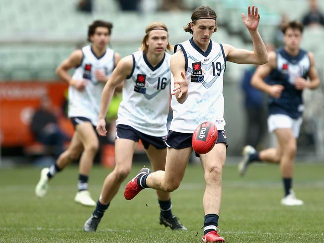 Sam Fletcher of Vic Country kicks during the U18 match between Vic Country and Vic Metro at Melbourne Cricket Ground on June 24, 2018 in Melbourne, Australia. Photo by Robert Prezioso/AFL Media/Getty Images.