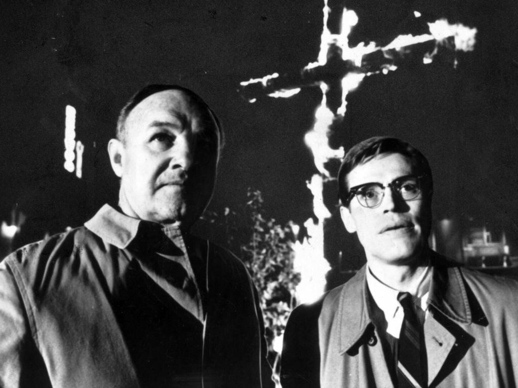 Gene Hackman and Alan Parker on set of Mississippi Burning - Alan