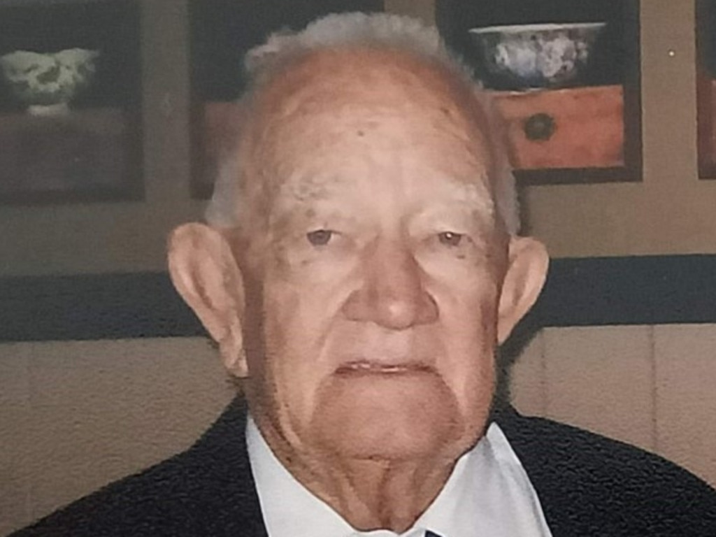 Tributes are flowing for Rockhampton hockey stalwart Col Hamilton died on June 8, 2022, aged 92.