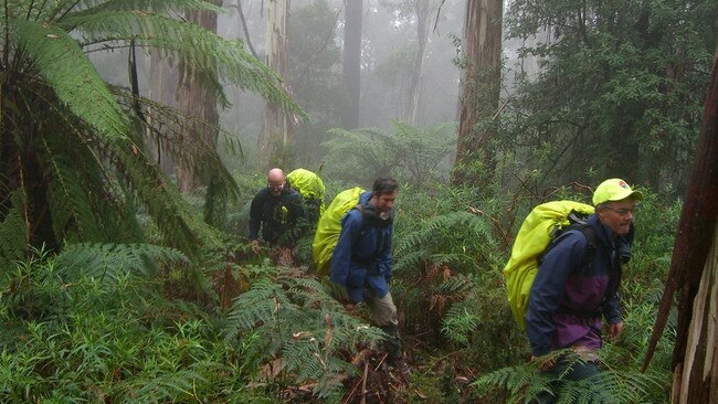 Bushwalkers search for Warren Meyer.