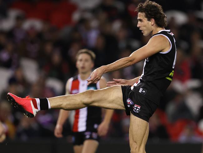 AFL Round 9. 14/05/2021 .  St Kilda vs Geelong at Marvel Stadium, Melbourne.   Max King of the Saints kicks a point during the 4th qtr.  .  Pic: Michael Klein