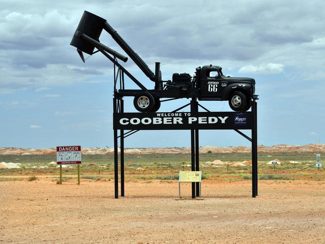 Contempt, debt and defamation: Crisis of Coober Pedy council