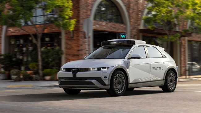 I tried a driverless taxi in the US and was stunned