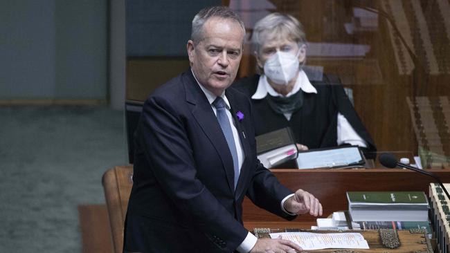 Then-leader Bill Shorten “counselled” Senator Lines. Picture: Gary Ramage/NCA NewsWire.