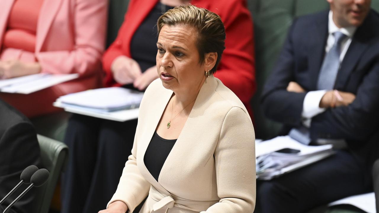 Communications Minister Michelle Rowland has urged for transparency from Optus as to why it took so long to reach customers. Picture: Martin Ollman/NCA NewsWire.