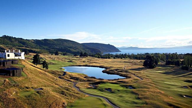 Kinloch Manor &amp; Villas overlooks Lake Taupo.